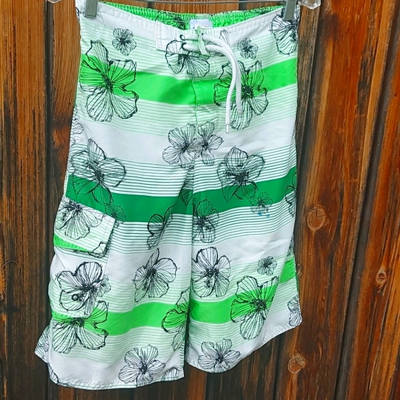 Green Hawaiian swim trunks - Picture 2 of 7